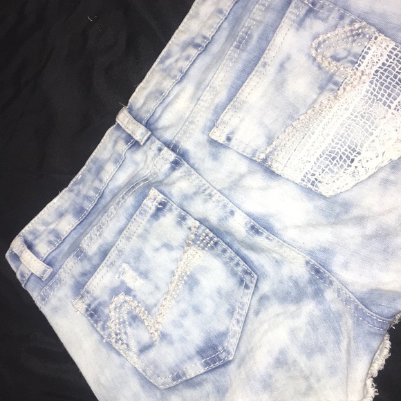 Shorts - Picture 2 of 5